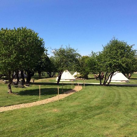 Oxford Riverside Glamping Ngoại thất bức ảnh