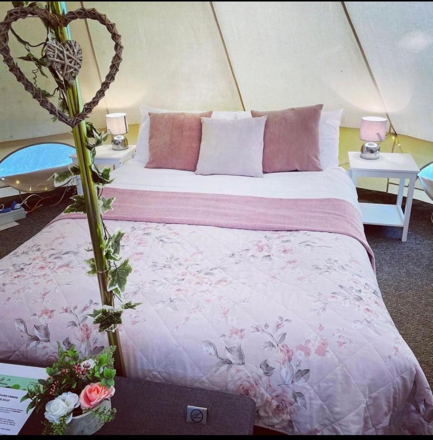 Oxford Riverside Glamping Ngoại thất bức ảnh
