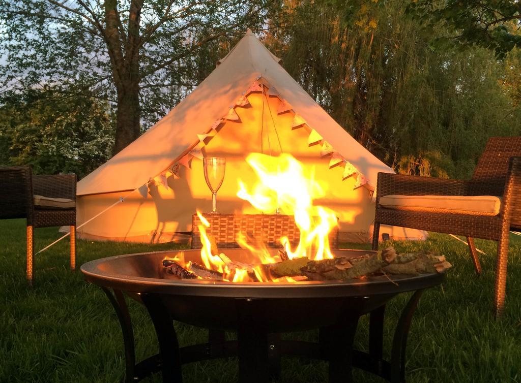 Oxford Riverside Glamping Ngoại thất bức ảnh